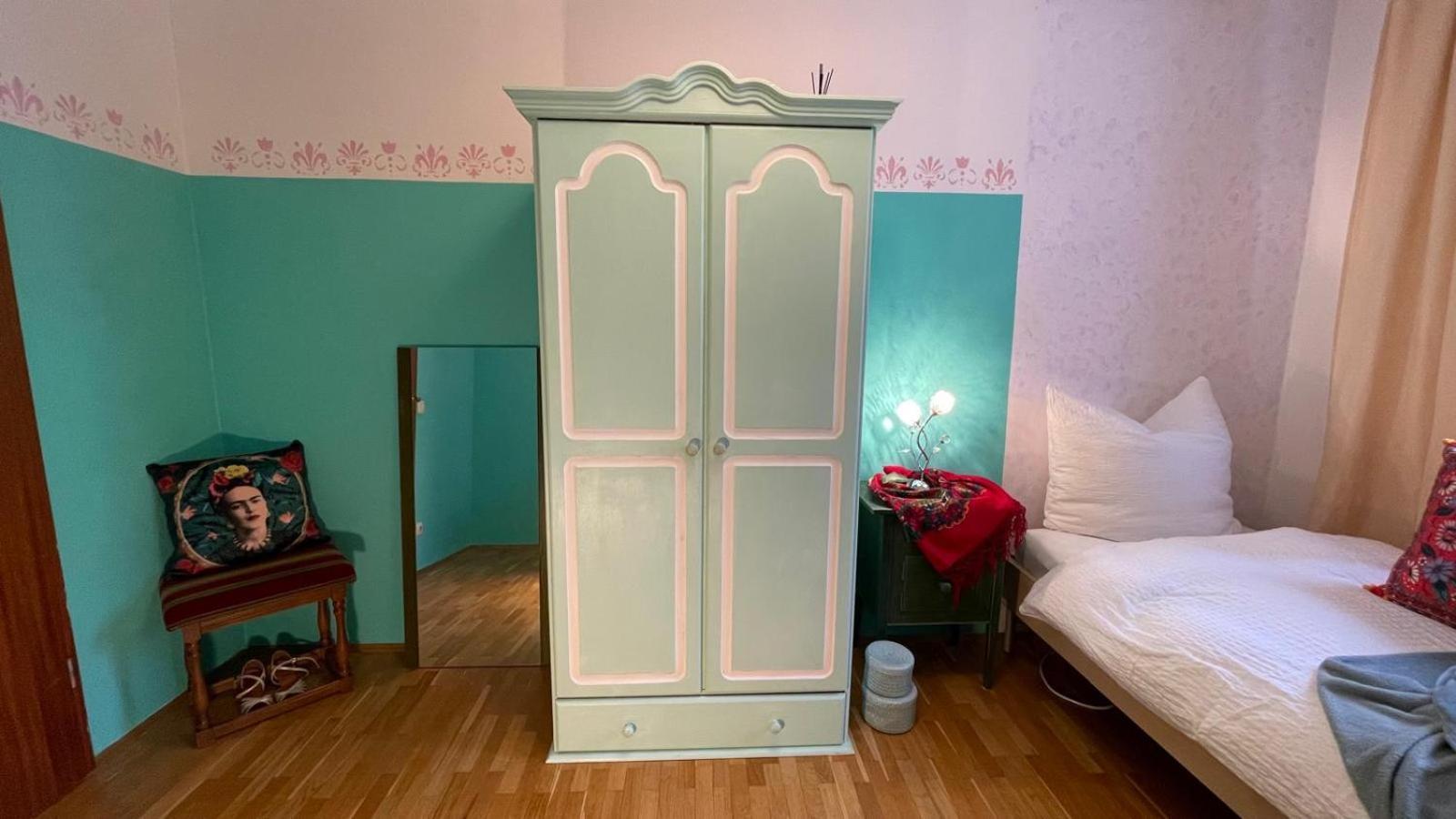 Fridas Room-dein Rueckzugsort Homestay Munich